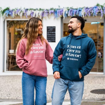 SUDADERA AZUL "CON EL CIERZO A FAVOR"